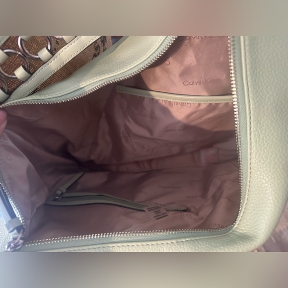 Calvin Klein Two Way Crossbody/Shoulder Bag. Excellent condition. Preloved - Picture 6 of 9